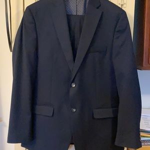 Izod navy blue men’s suit 42 R 36 W 32 L excellent preowned only worn once